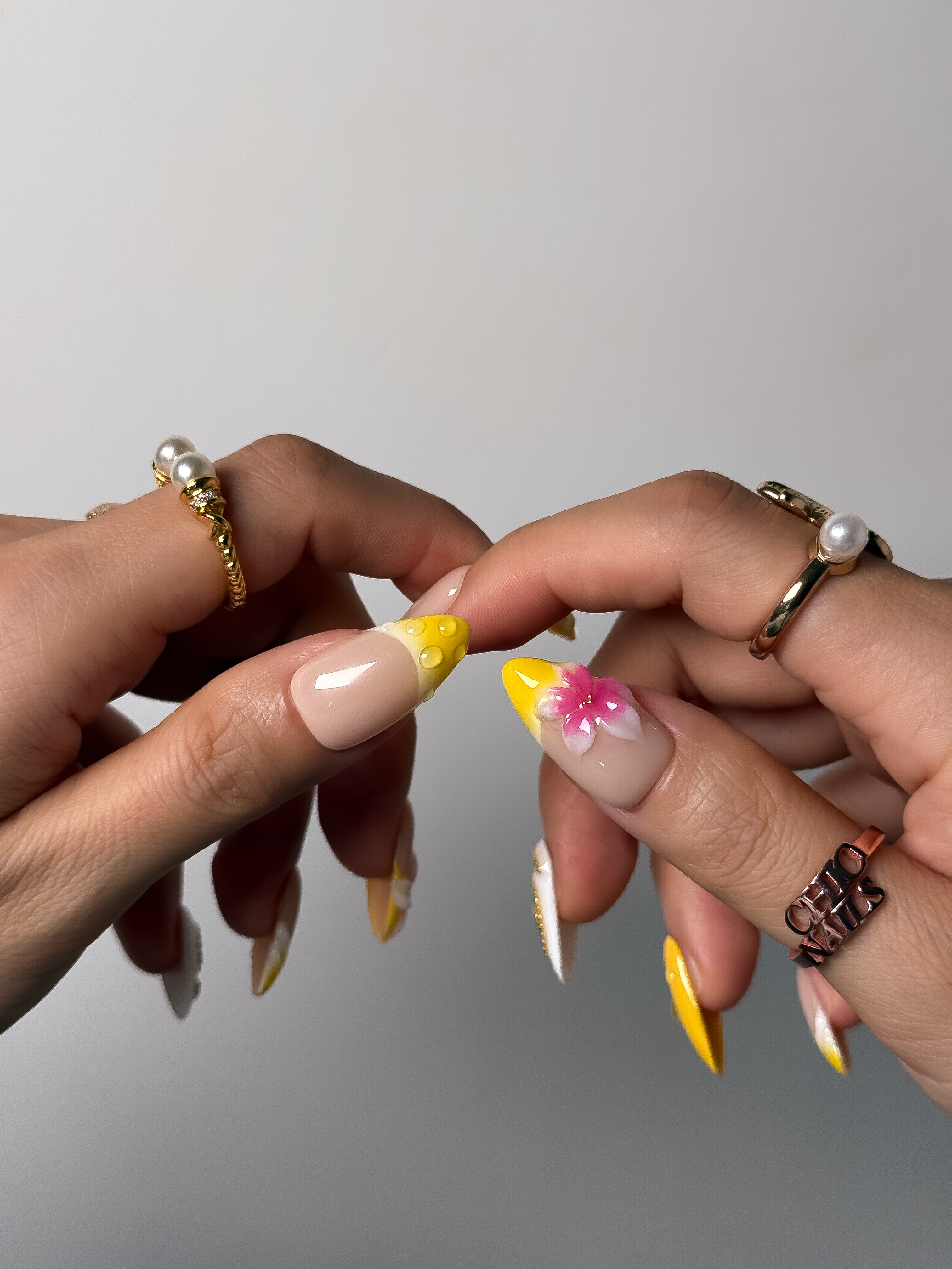 Golden Tropics Press On Nails Medium Almond