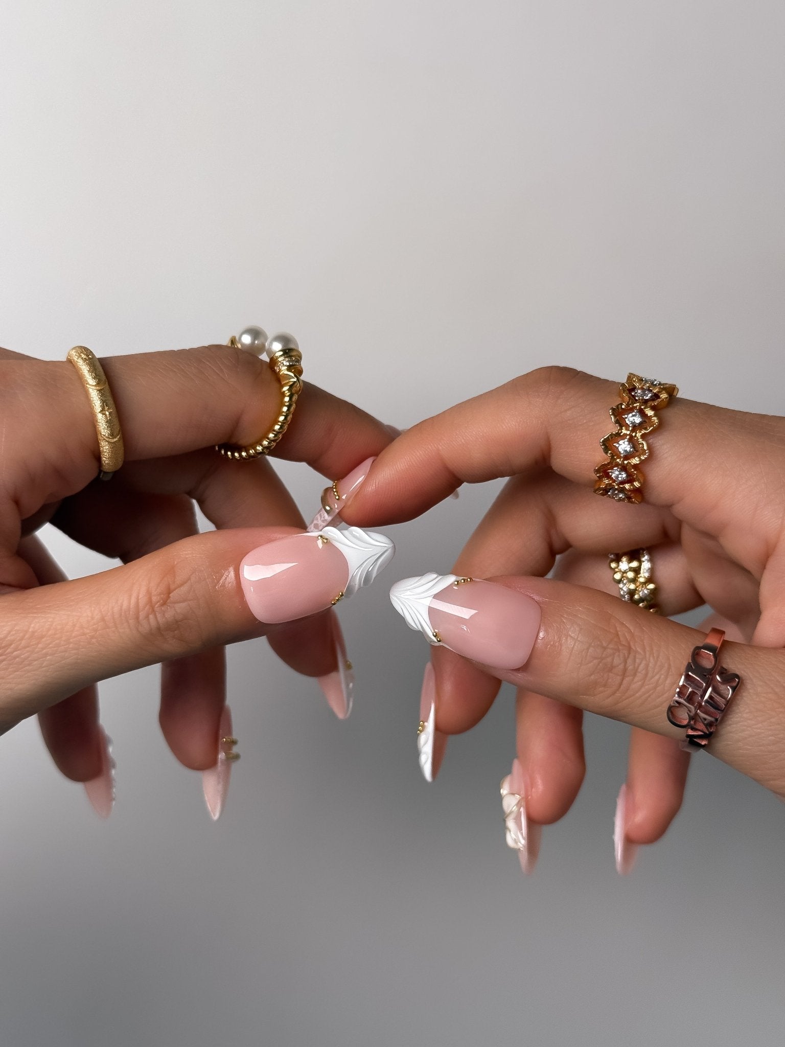 Handmade White Floral Lace Press-On Nails – Medium Almond