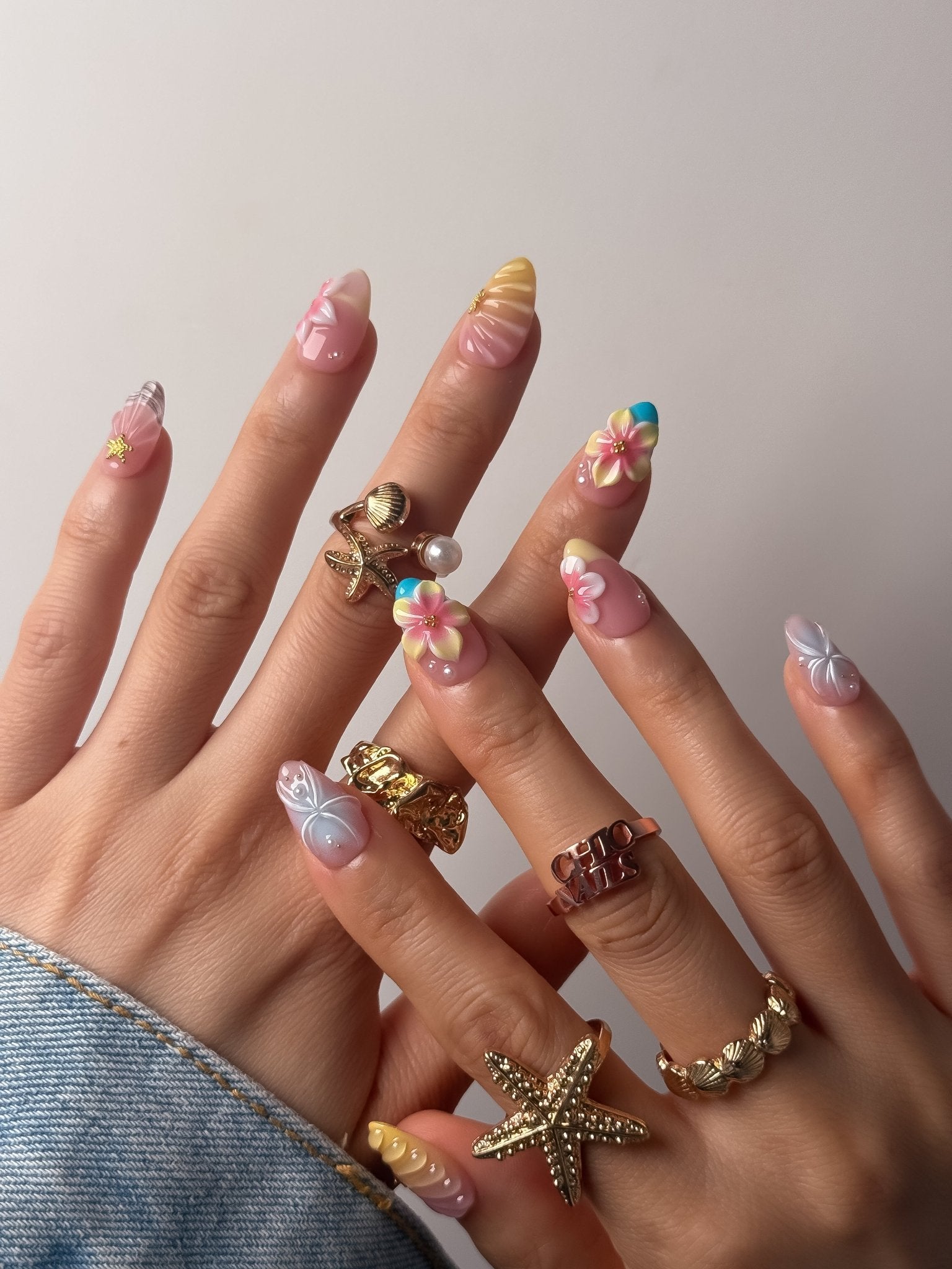 Handmade Pastel Floral Press-On Nails – Short Almond
