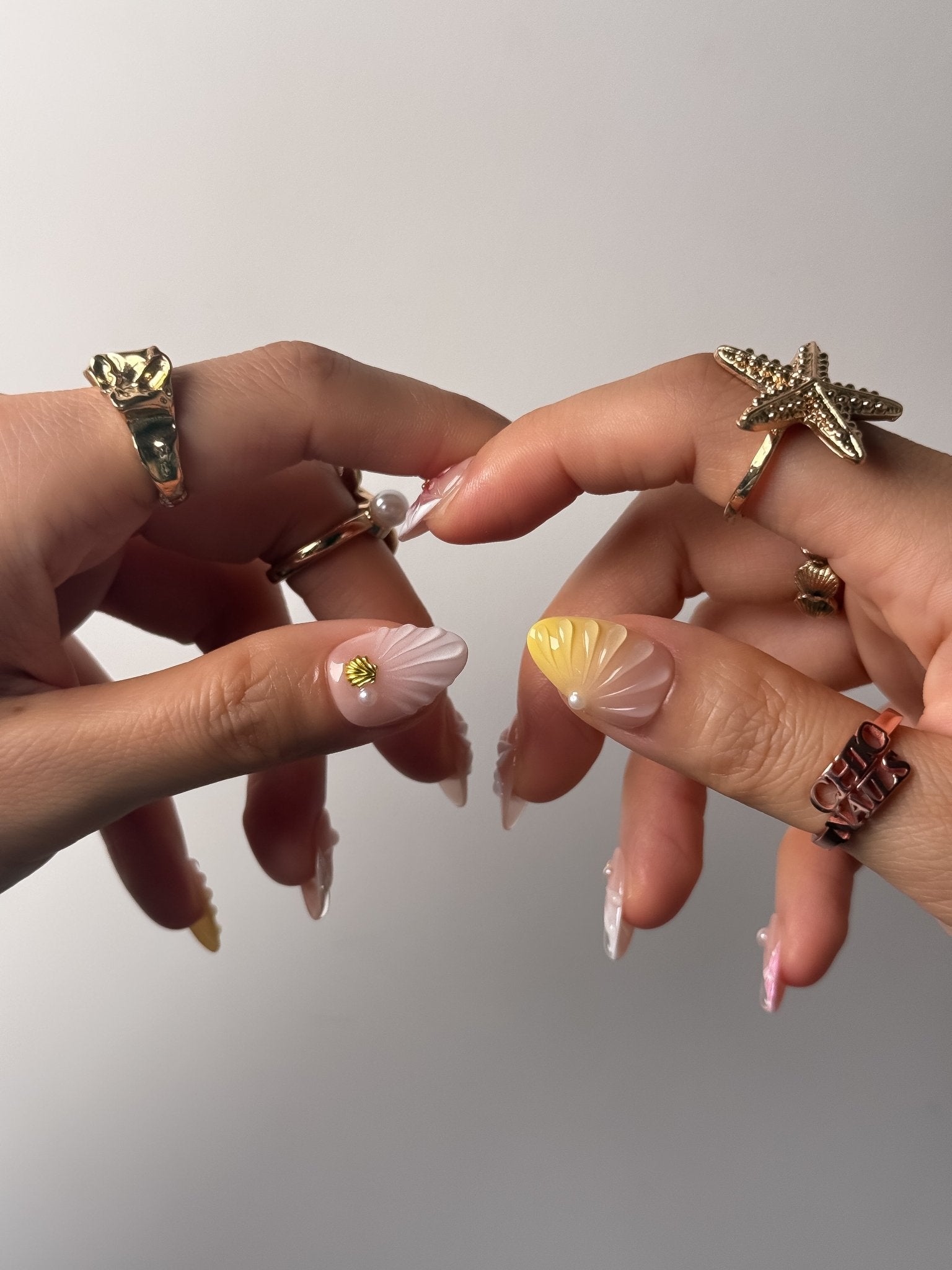 Handmade Pastel Floral Press-On Nails – Short Almond