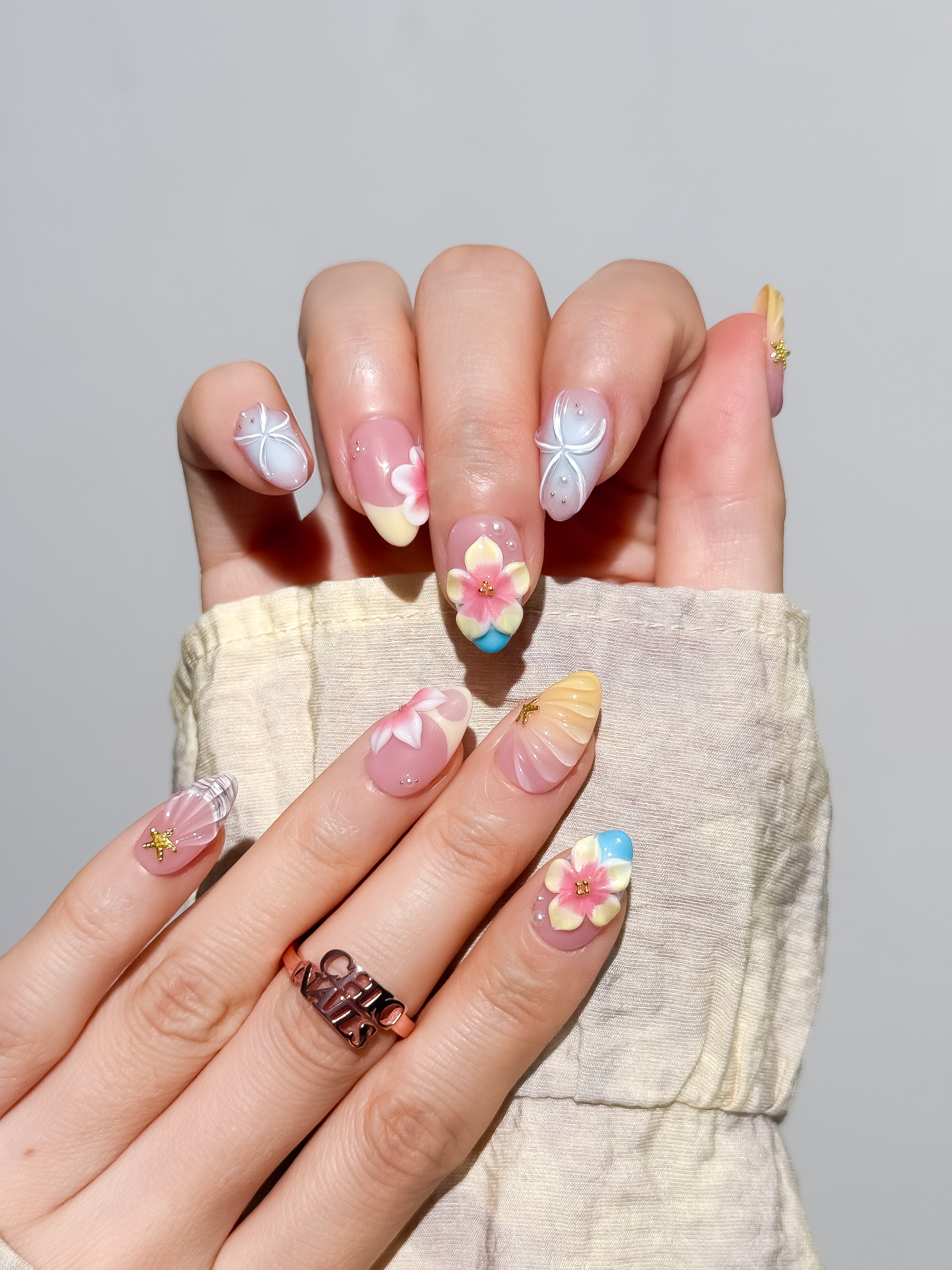 Handmade Pastel Floral Press-On Nails – Short Almond