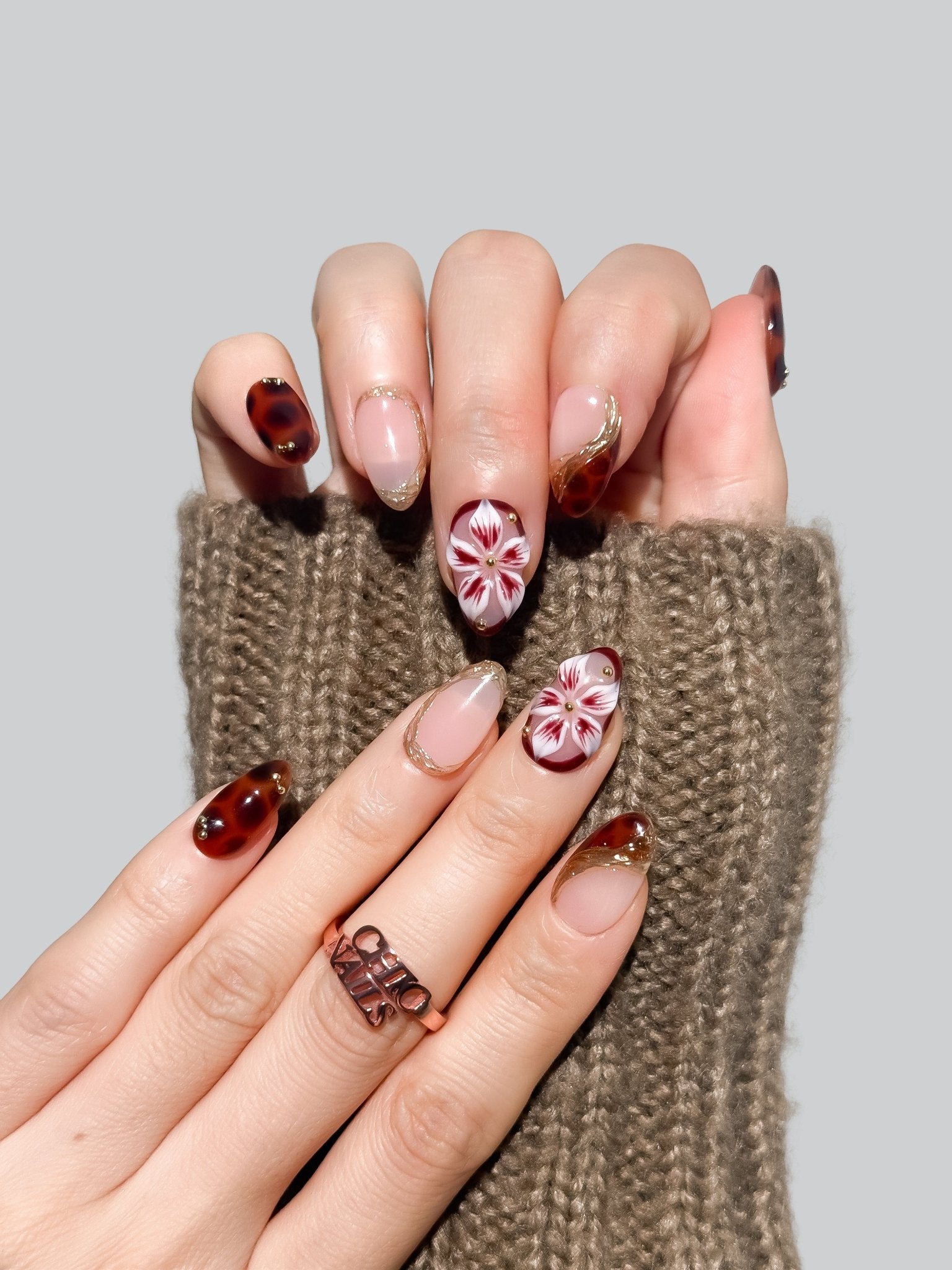 Handmade Tortoiseshell Floral Press-On Nails – Short Almond