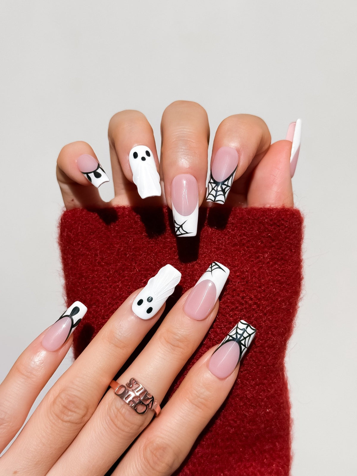 Haunted Lace Black & White Halloween Press On Nails – Medium Coffin