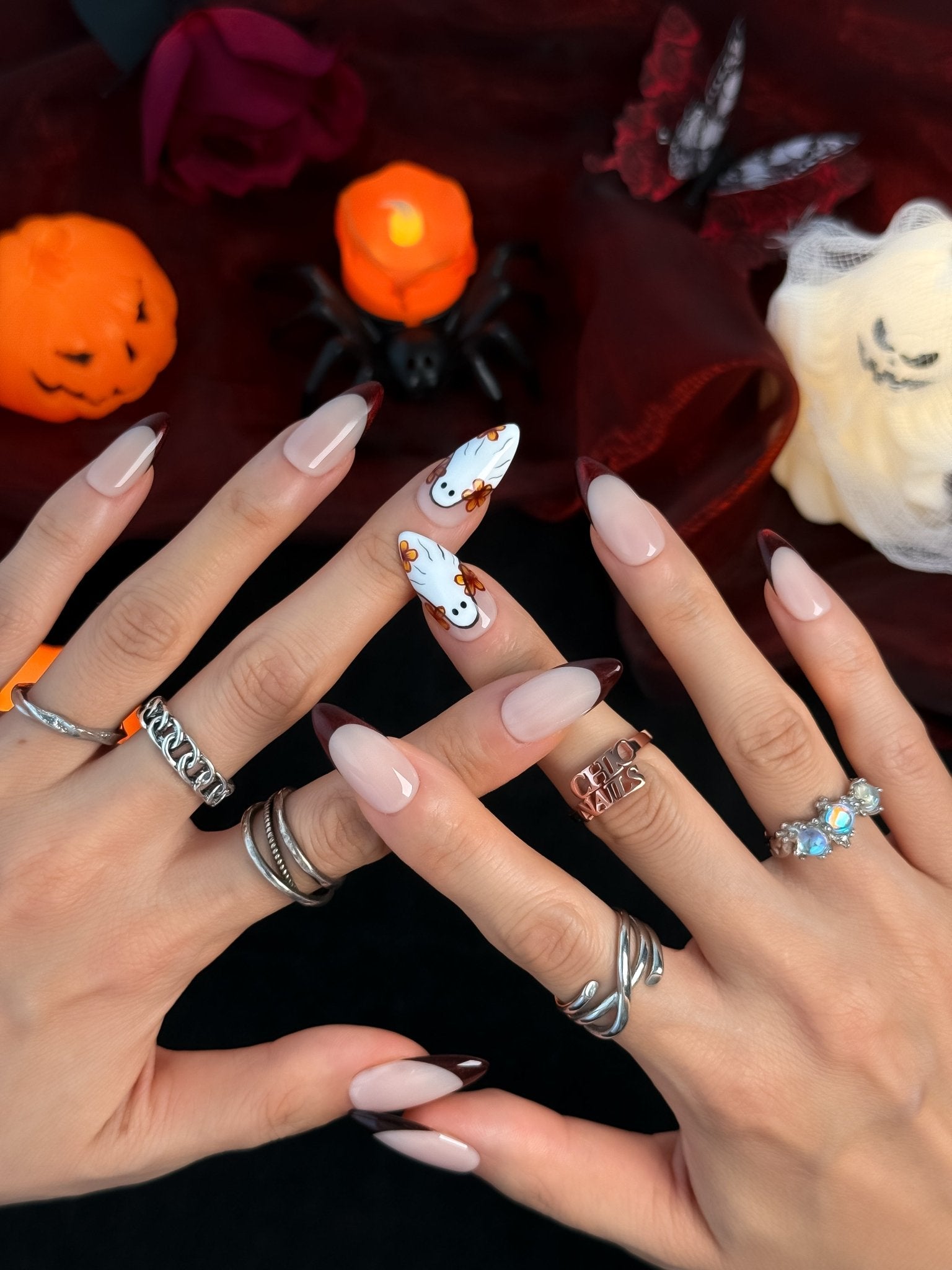 Autumn Spirit Ghost & Red French Press On Nails – Medium Almond