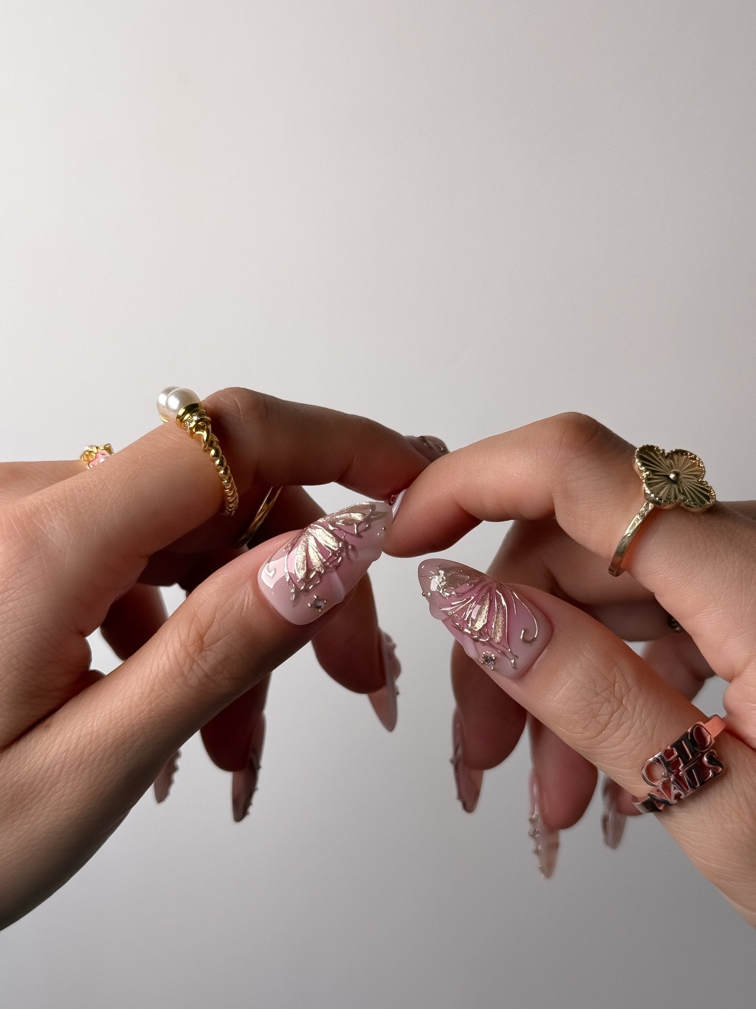 Handmade Pink Sakura Pearl Press On Nails – Medium Almond