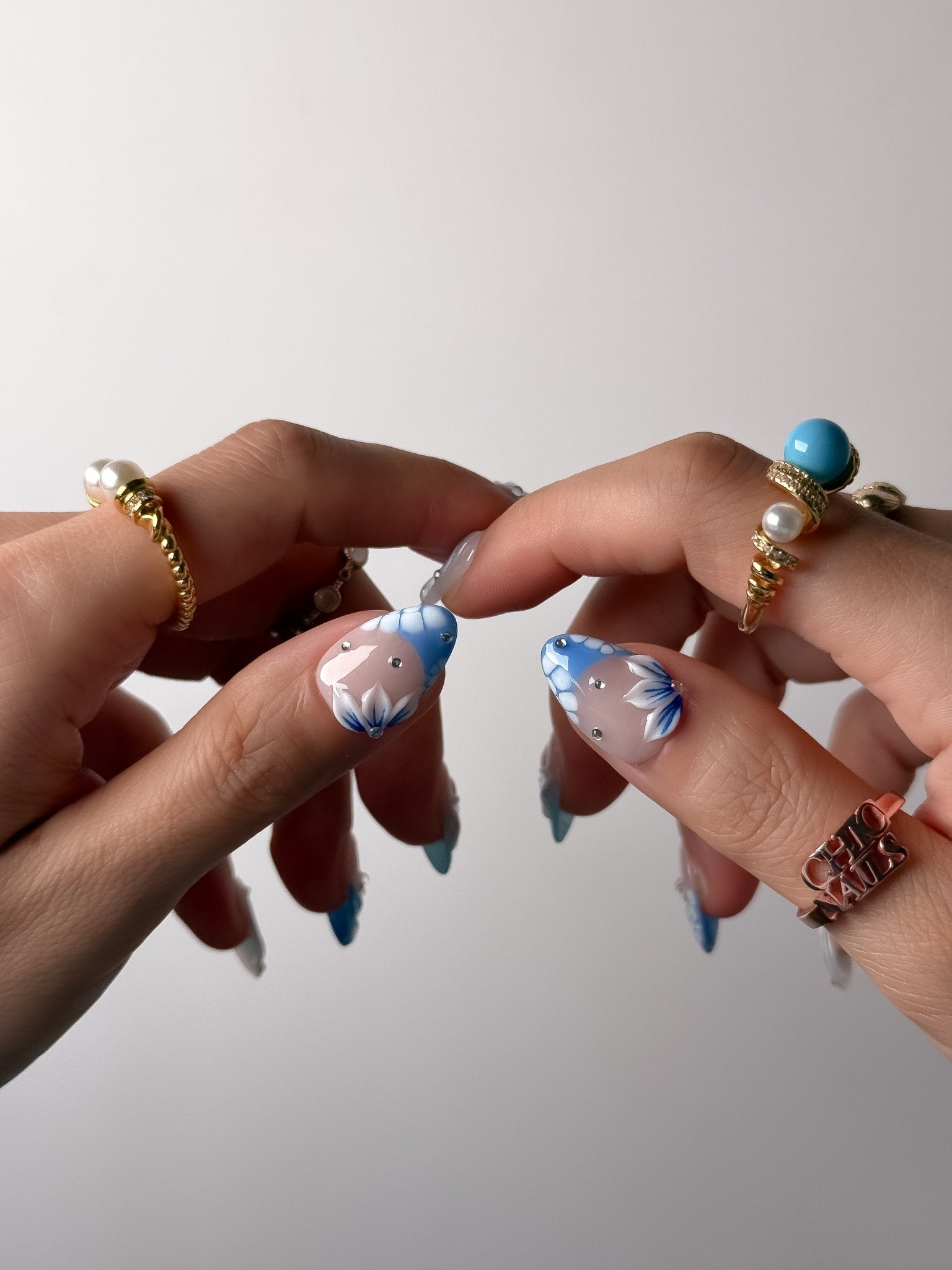 Handmade Blue Floral Marble Press-On Nails – Short Almond