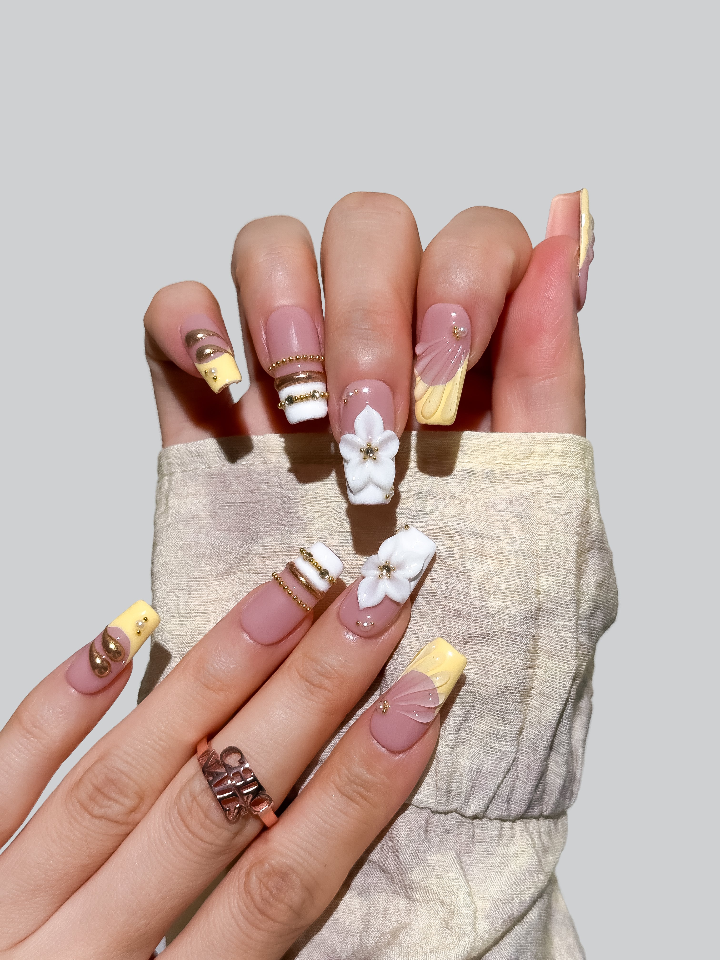 Handmade Butter Yellow Blossom Press On Nails – Medium Square