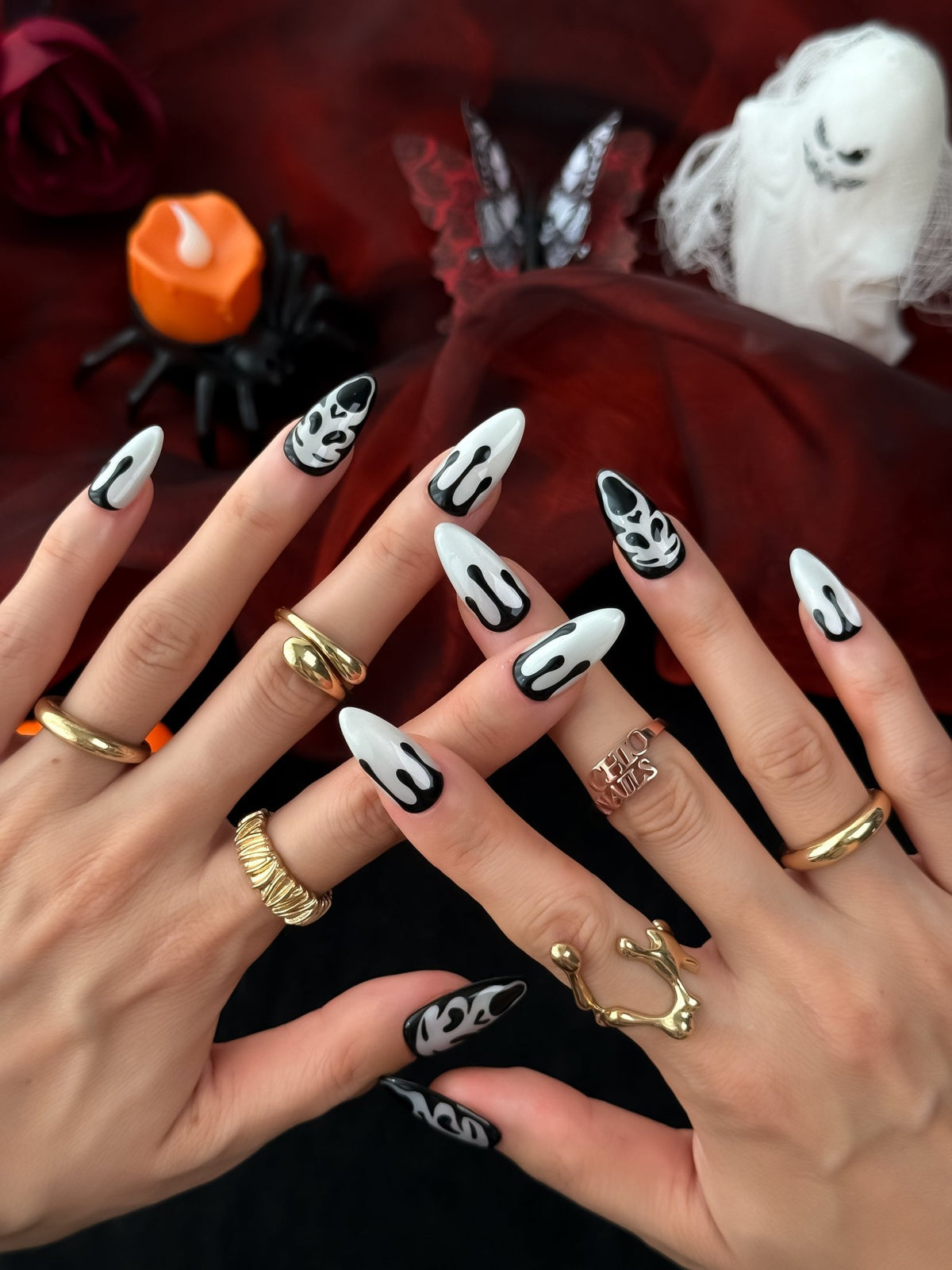 Midnight Scream Medium Almond Press On Nails