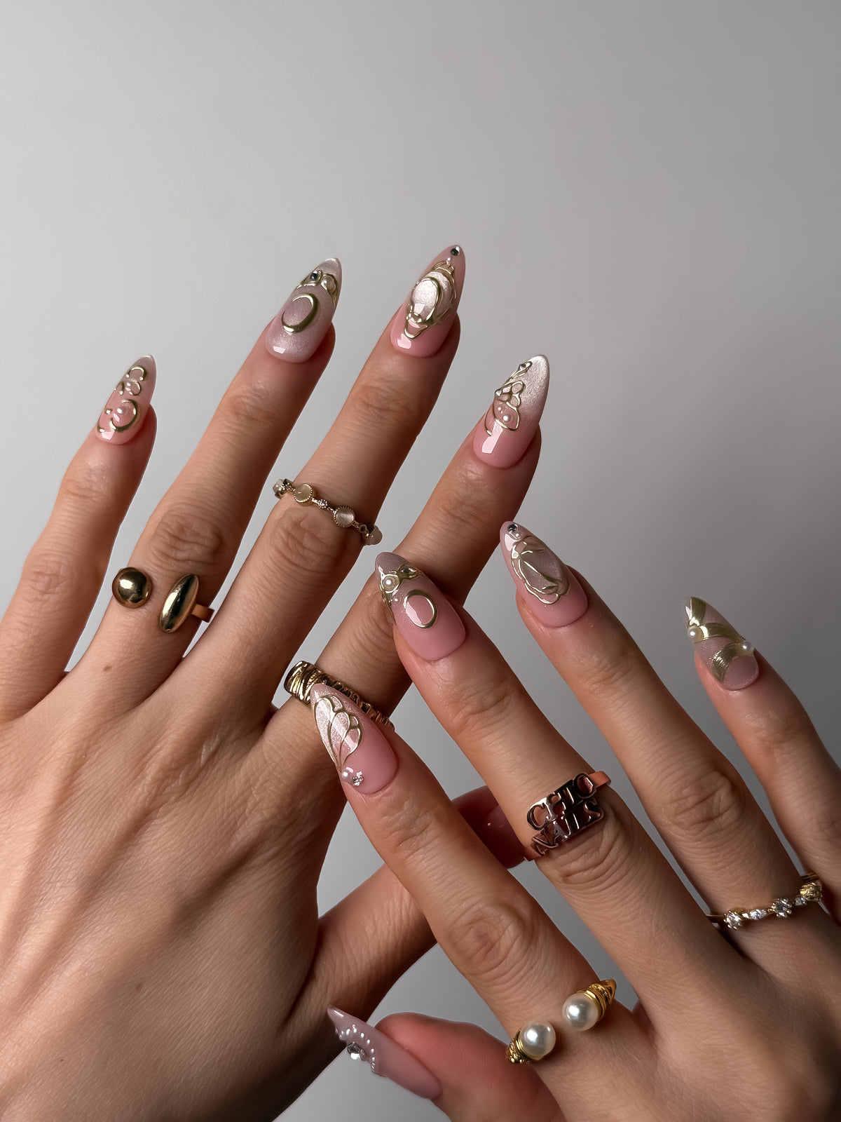 Pearl Orbit Medium Almond Press On Nails