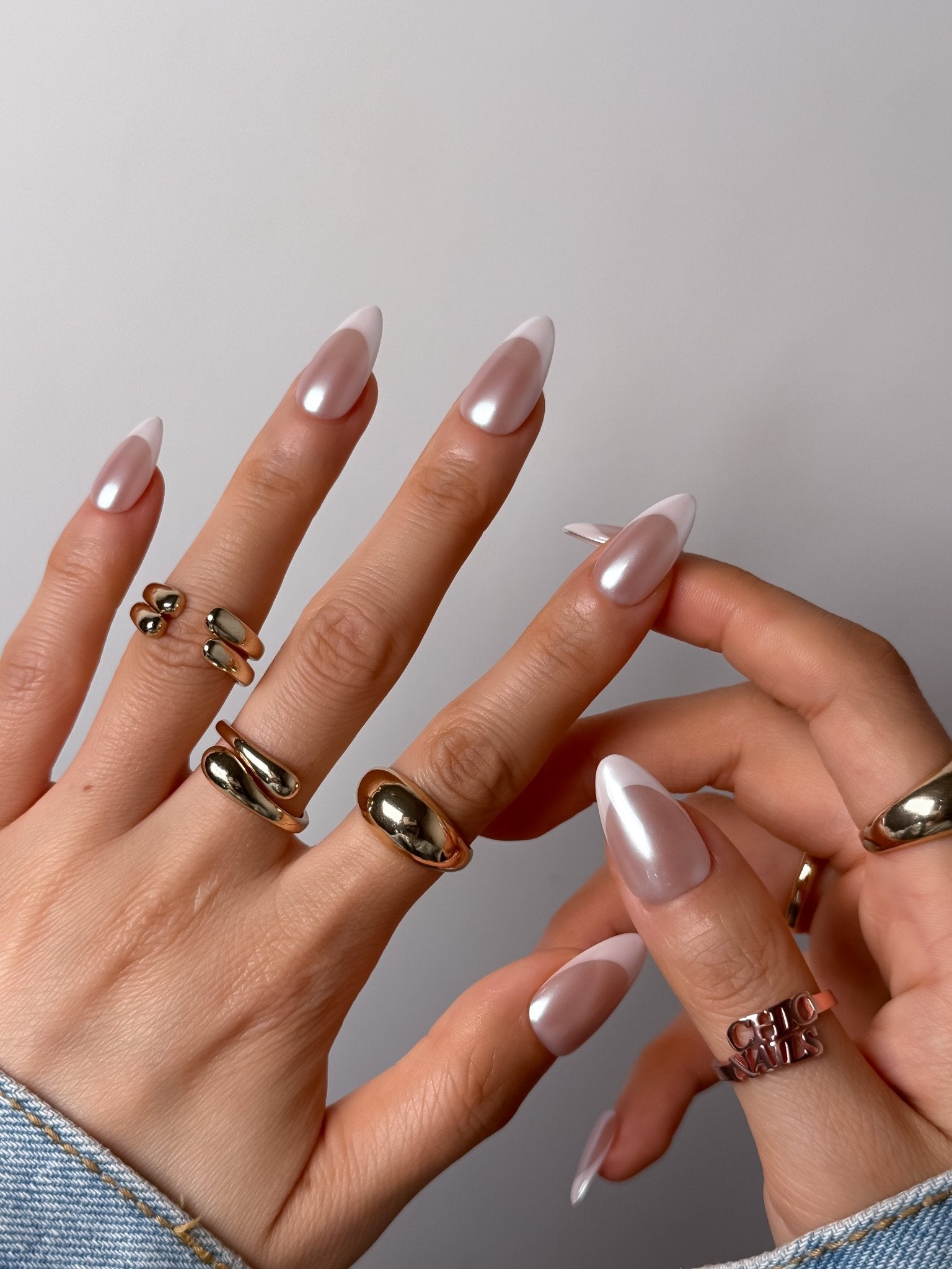 Pearl Frost Medium Almond Press On Nails