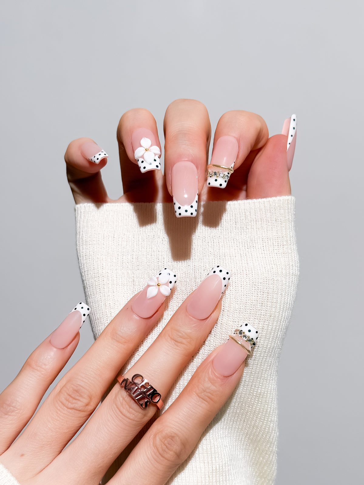 Pearl Dot Medium Square Press On Nails