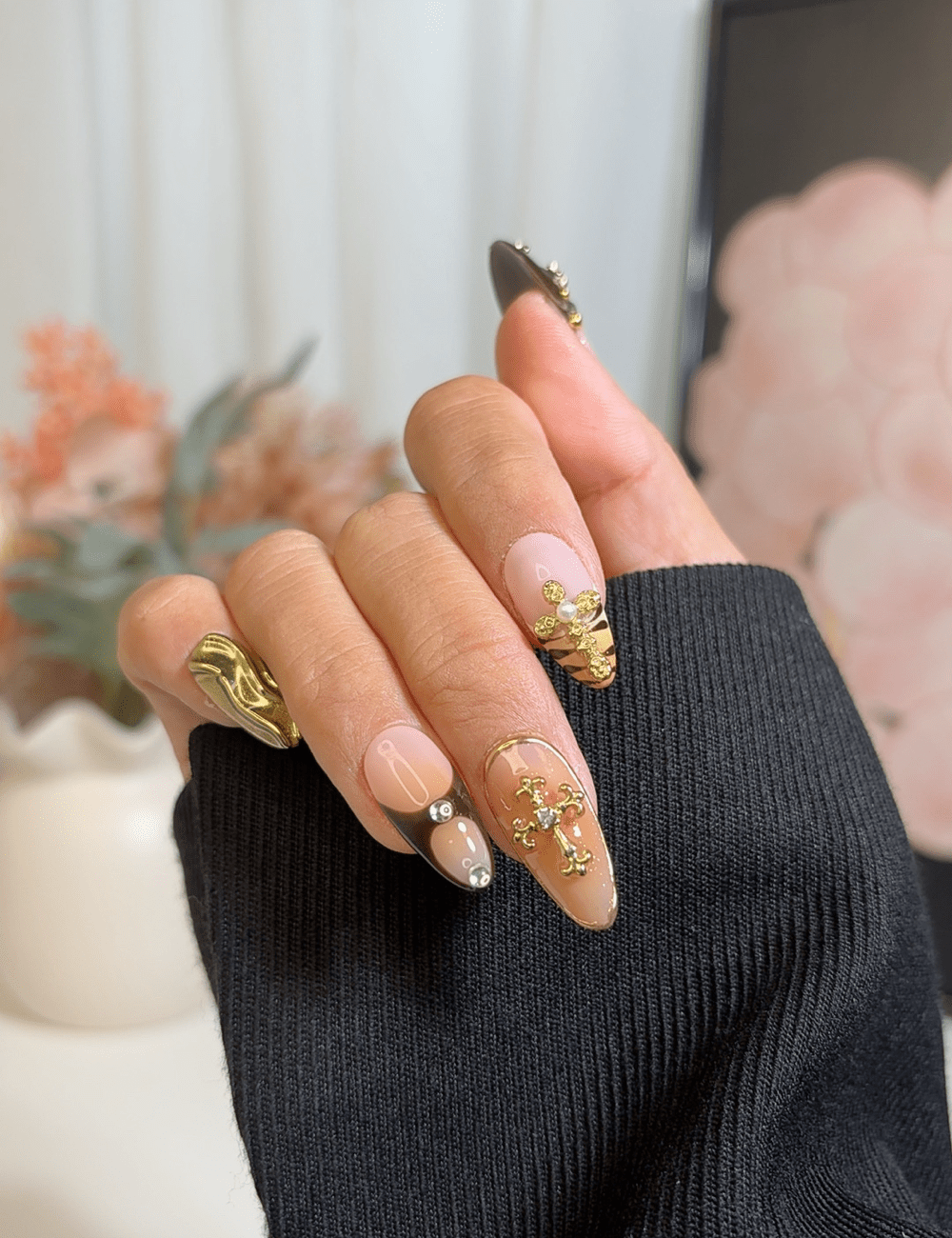 Golden Edge – Medium Almond