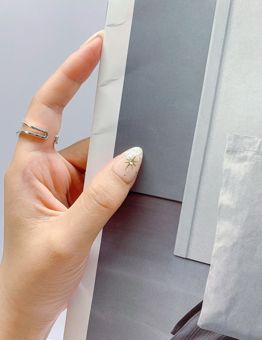 Celestial Glow – Short Almond Press-On Nails with Star Charms