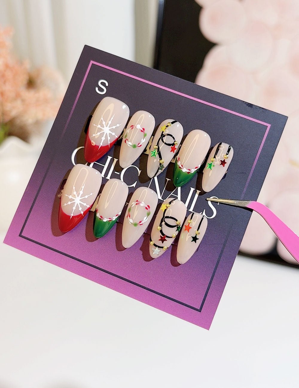 Holiday Wreath Almond Press-On Nails | CHICNAILS
