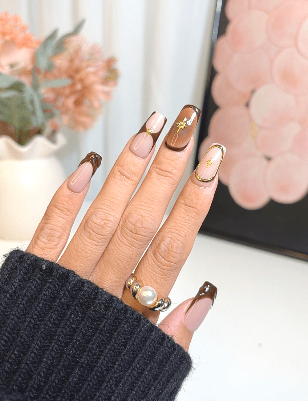 Chocolate Glaze & Gold Star Nails – Medium Square