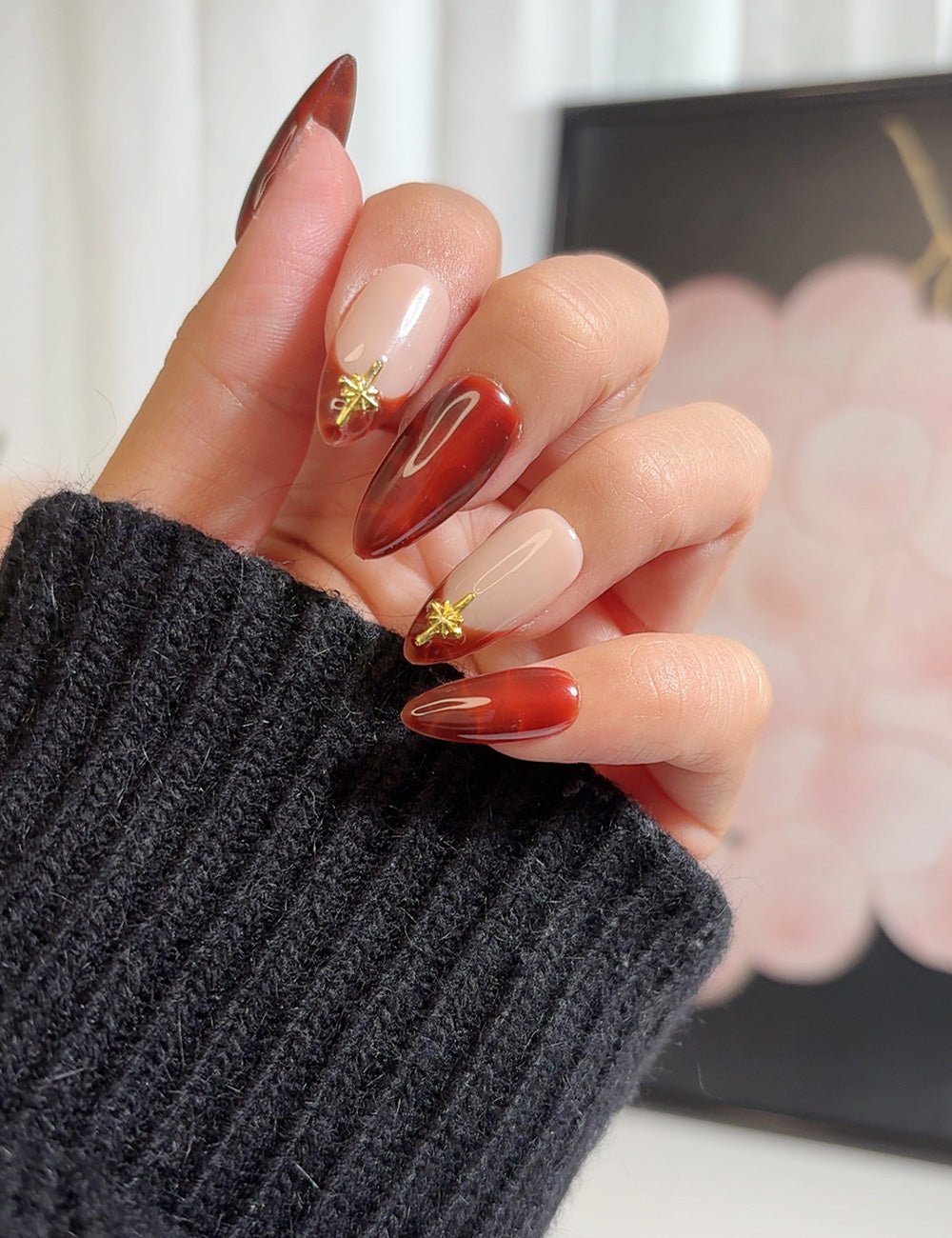 Caramel Bloom – Brown Ombre Press-On Nails with Gold Floral Charm (Medium Almond)