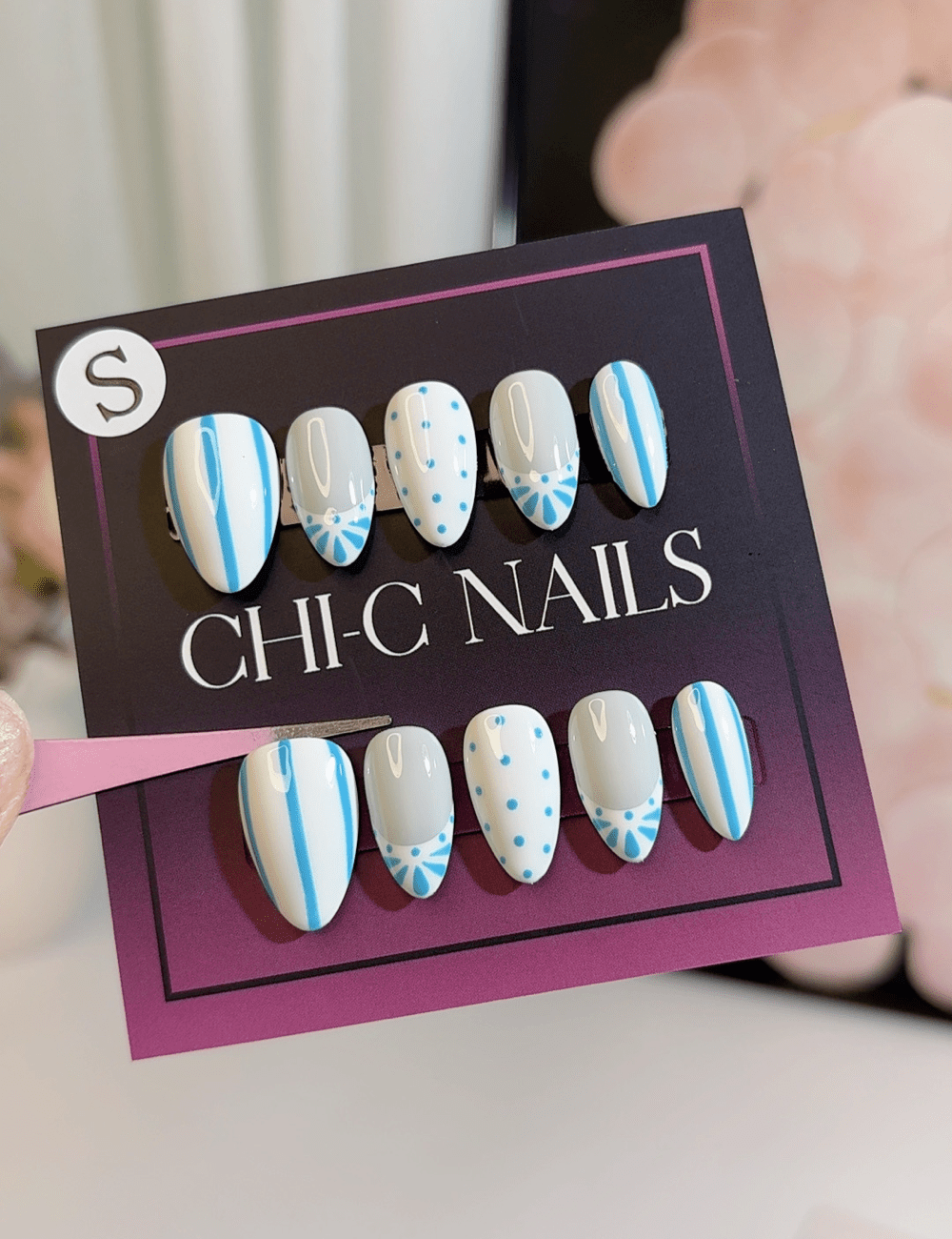 Blue Candy Stripe Press-On Nails – Fun Retro Pop | CHICNAILS