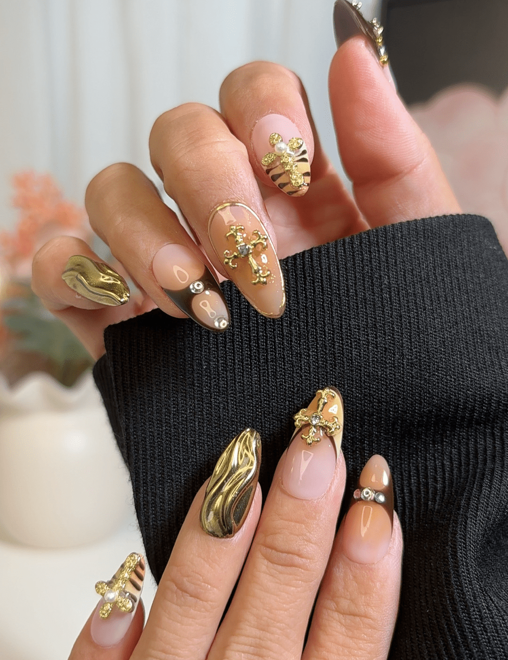 Golden Edge – Medium Almond