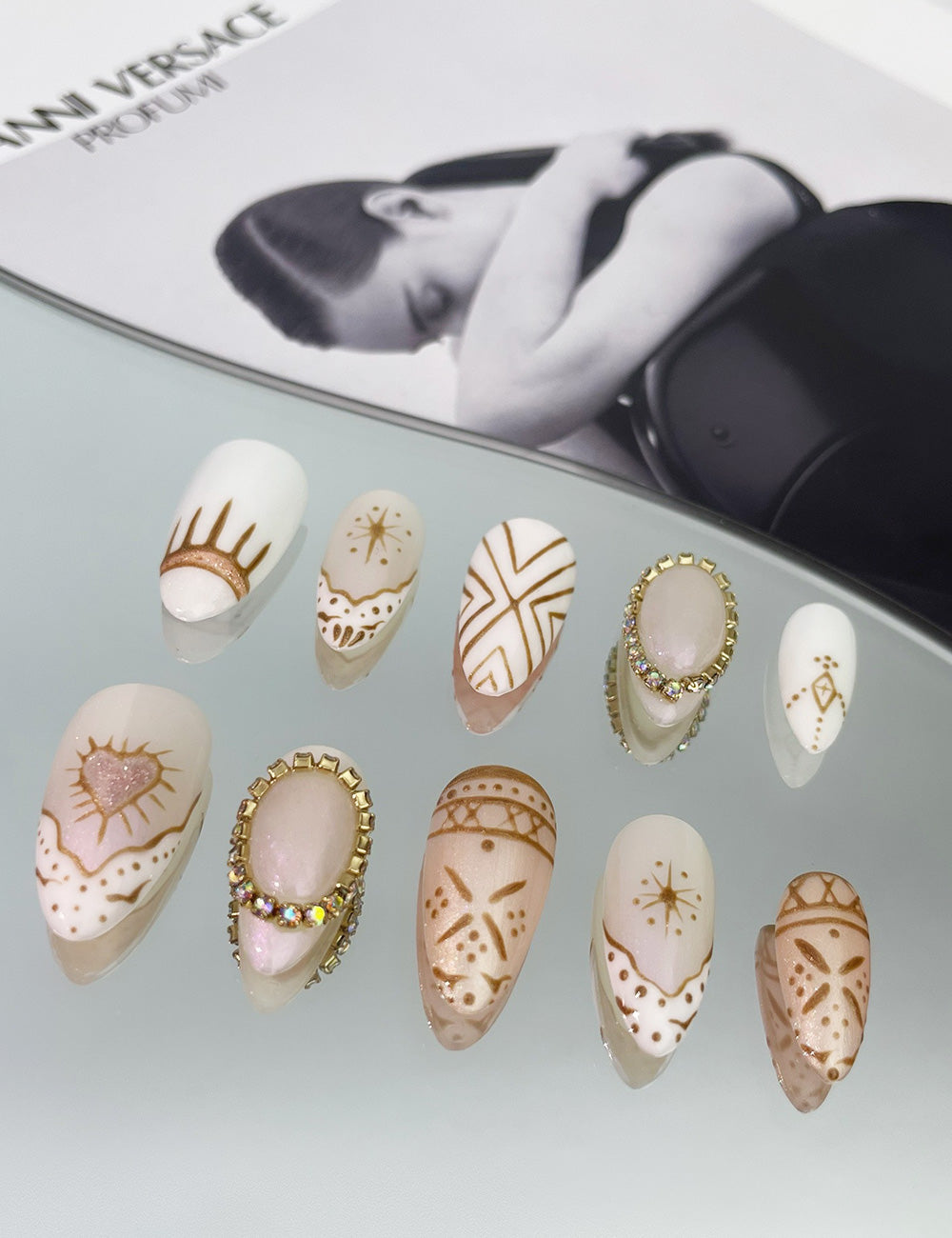 Golden Elegance – 3D Vintage Gold Press-On Nails