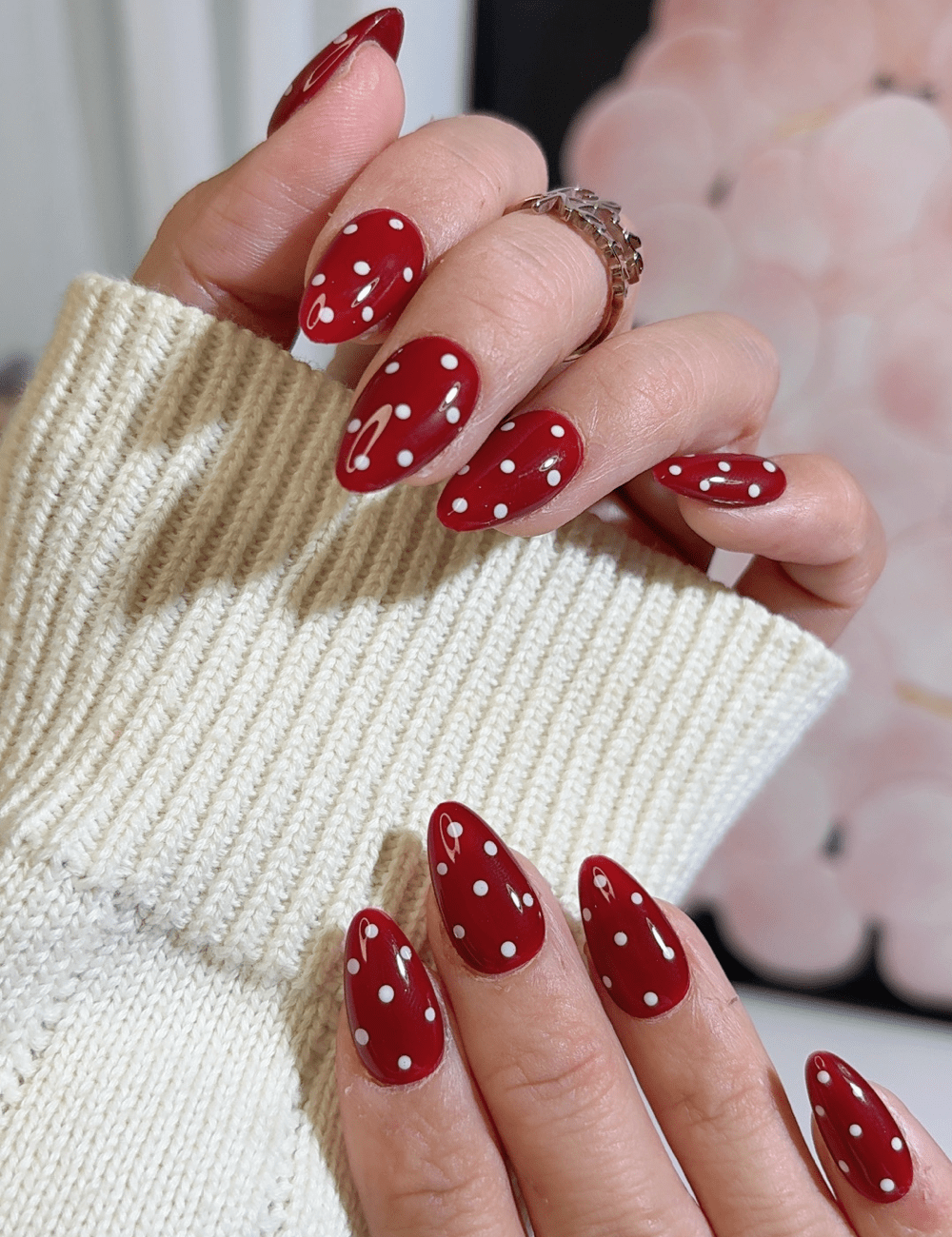 Red Polka Dot Press-On Nails – Vintage Pin-Up Style | CHICNAILS