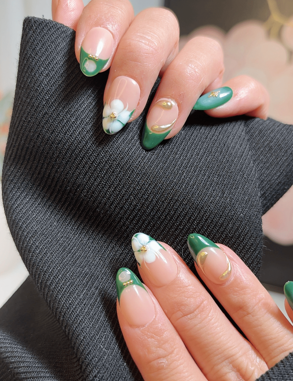 Green Floral Press-On Nails – Glossy Short Design with Gold Accents