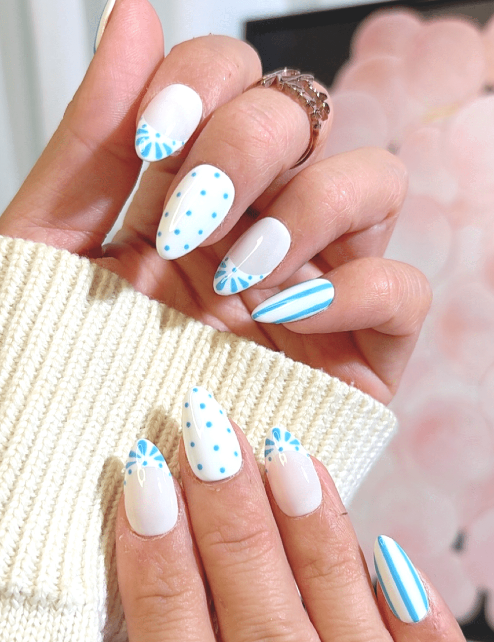 Blue Candy Stripe Press-On Nails – Fun Retro Pop | CHICNAILS