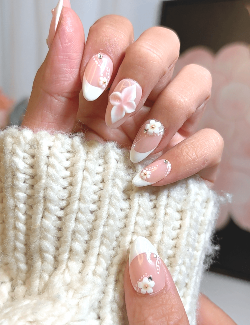 3D Blossom French Tips – Short Almond