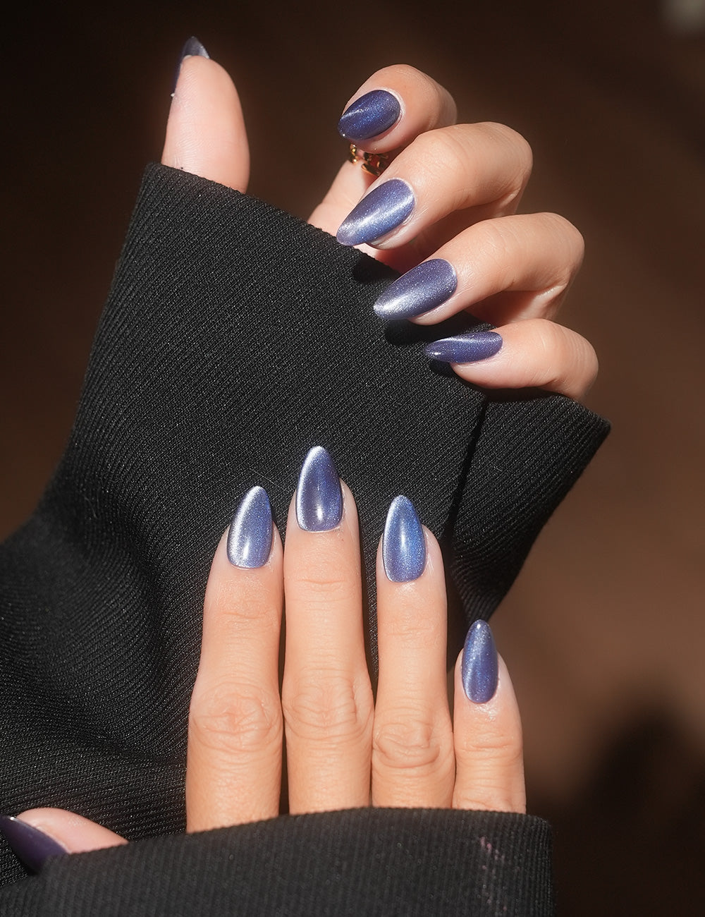 Blue Cat Eye Press-On Nails – Short Almond Magnetic Nails | CHICNAILS