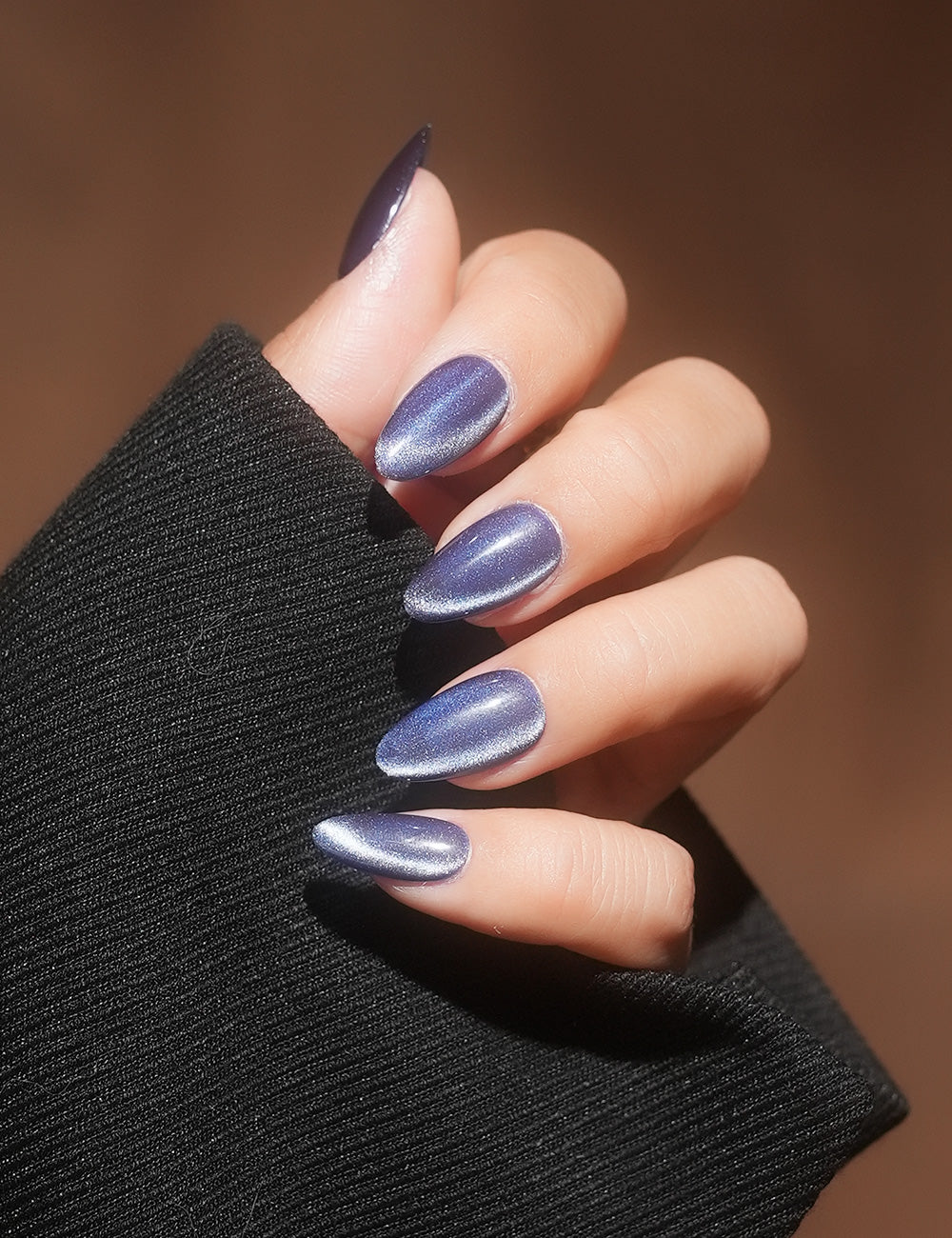 Blue Cat Eye Press-On Nails – Short Almond Magnetic Nails | CHICNAILS