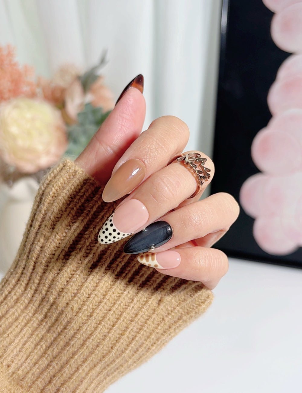 Tortoiseshell & Monochrome Medium Almond Nails