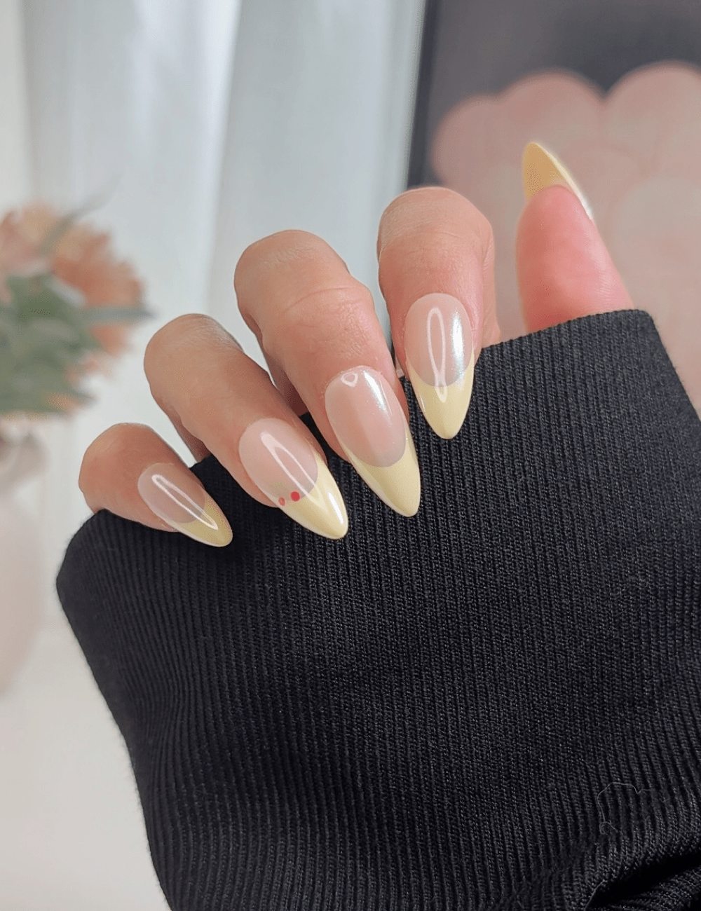 Cream Yellow French Tip Nails – Medium Almond Modern Art Set