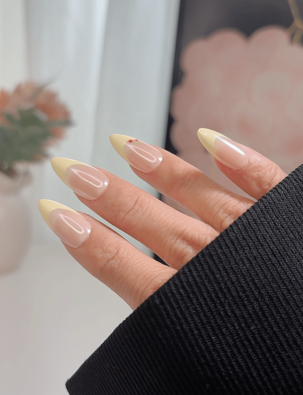 Cream Yellow French Tip Nails – Medium Almond Modern Art Set