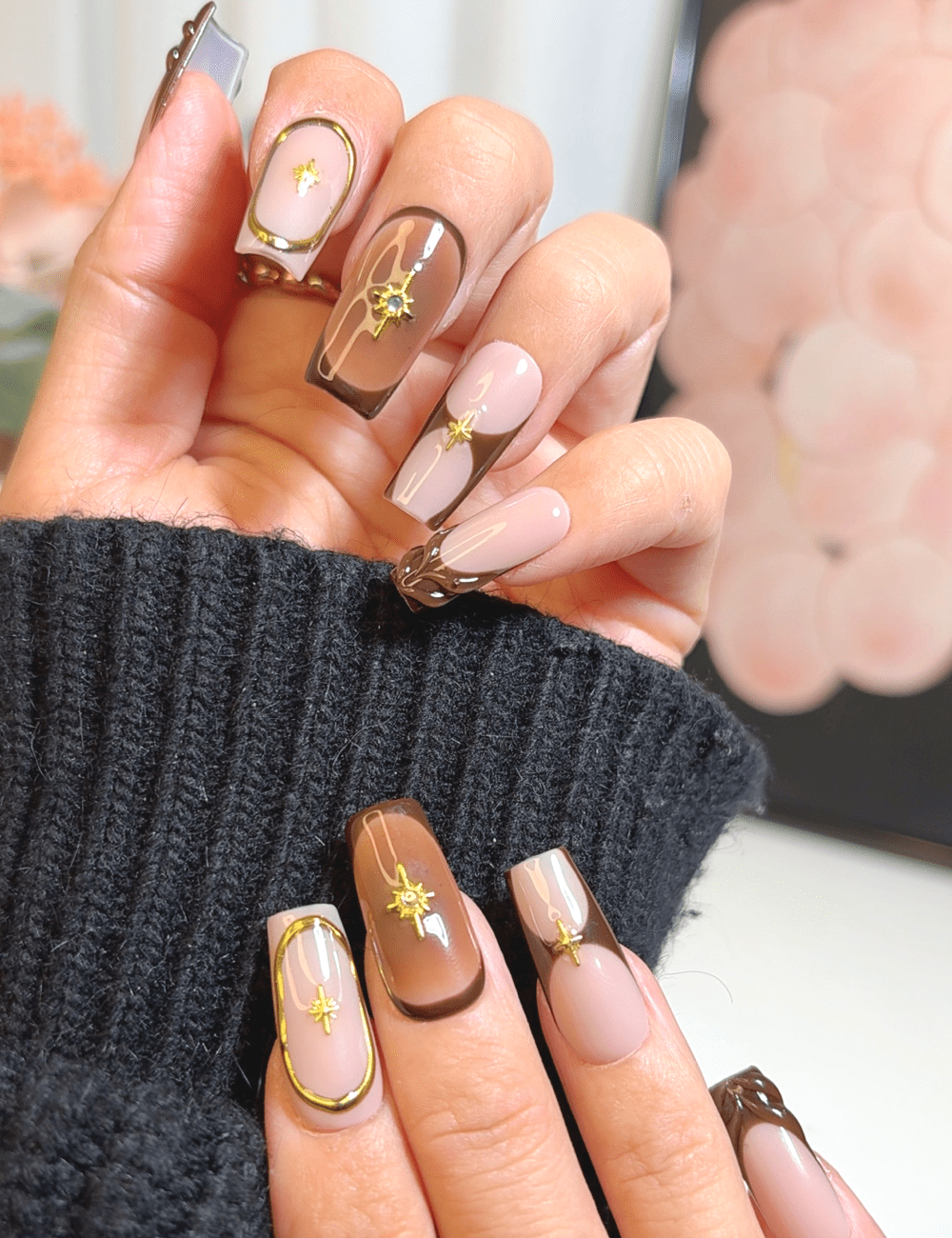 Chocolate Glaze & Gold Star Nails – Medium Square