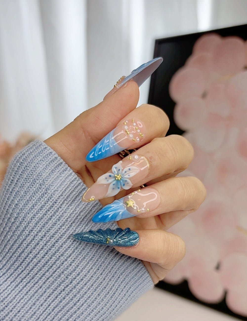 Handmade Blue Floral Long Stiletto Press-On Nails