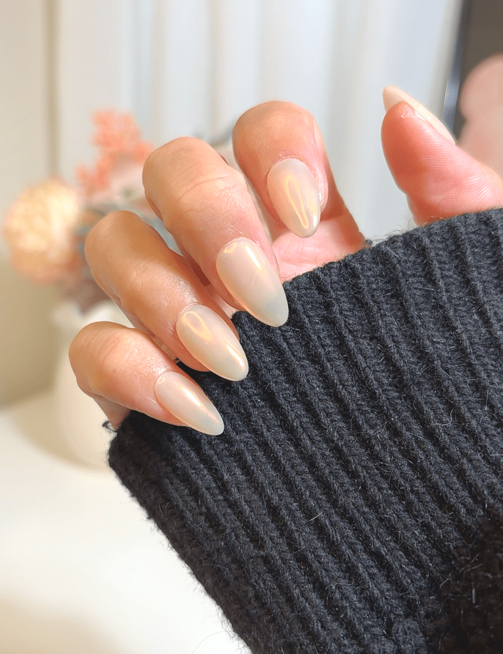 Milky Nude Glaze Nails – Short Almond