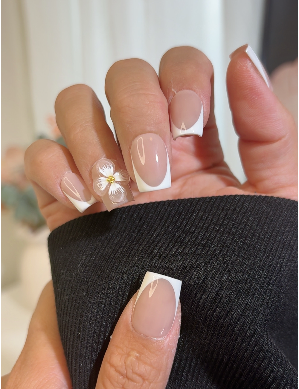Classic French Tip Press-On Nails – Short Square with 3D White Flower Accent