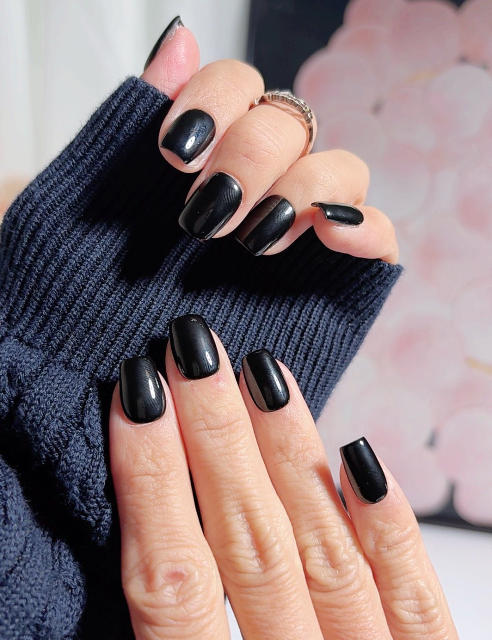 Classic Black Extra Short Square Nails