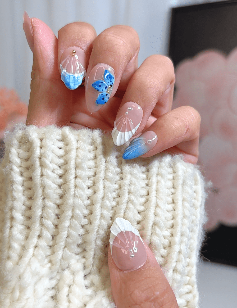 Blue Bloom – Short Almond