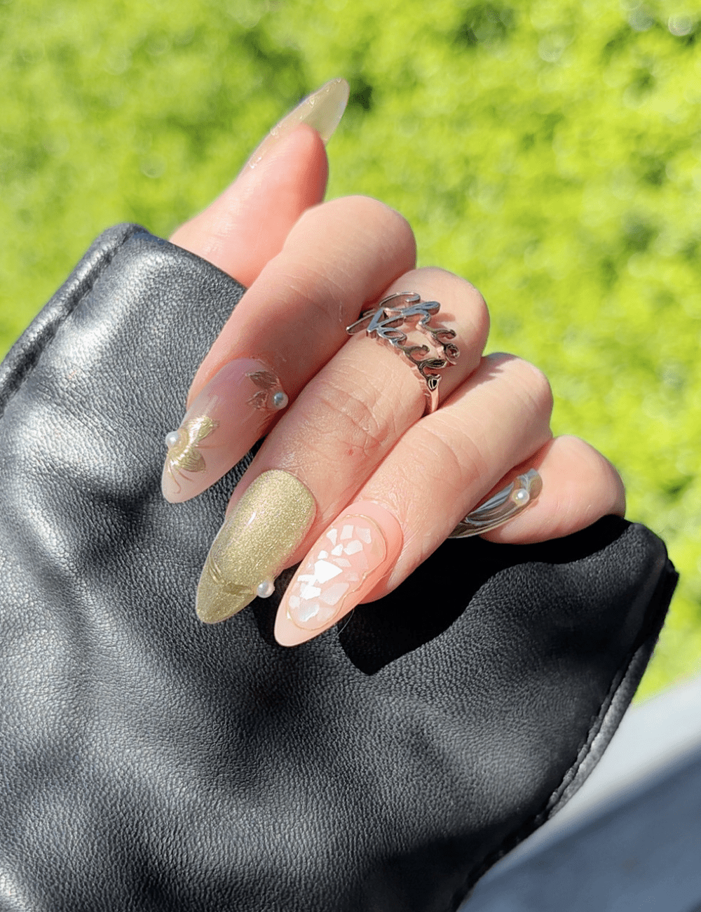 Golden Aura – Luxury Gold Glitter Medium Almond Press-On Nails