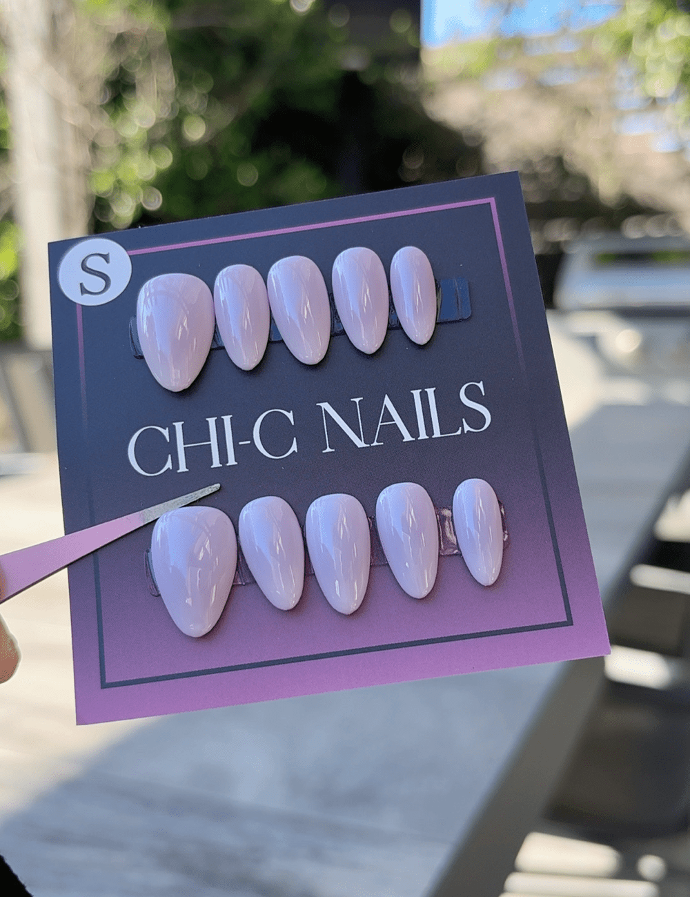Short Lavender Ombré Press-On Nails – Glossy Gradient Almond Design
