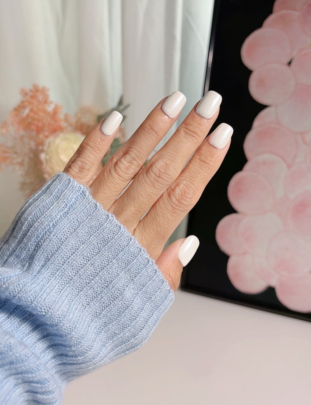 Short Square White Press-On Nails – Glossy Minimalist Everyday Nails