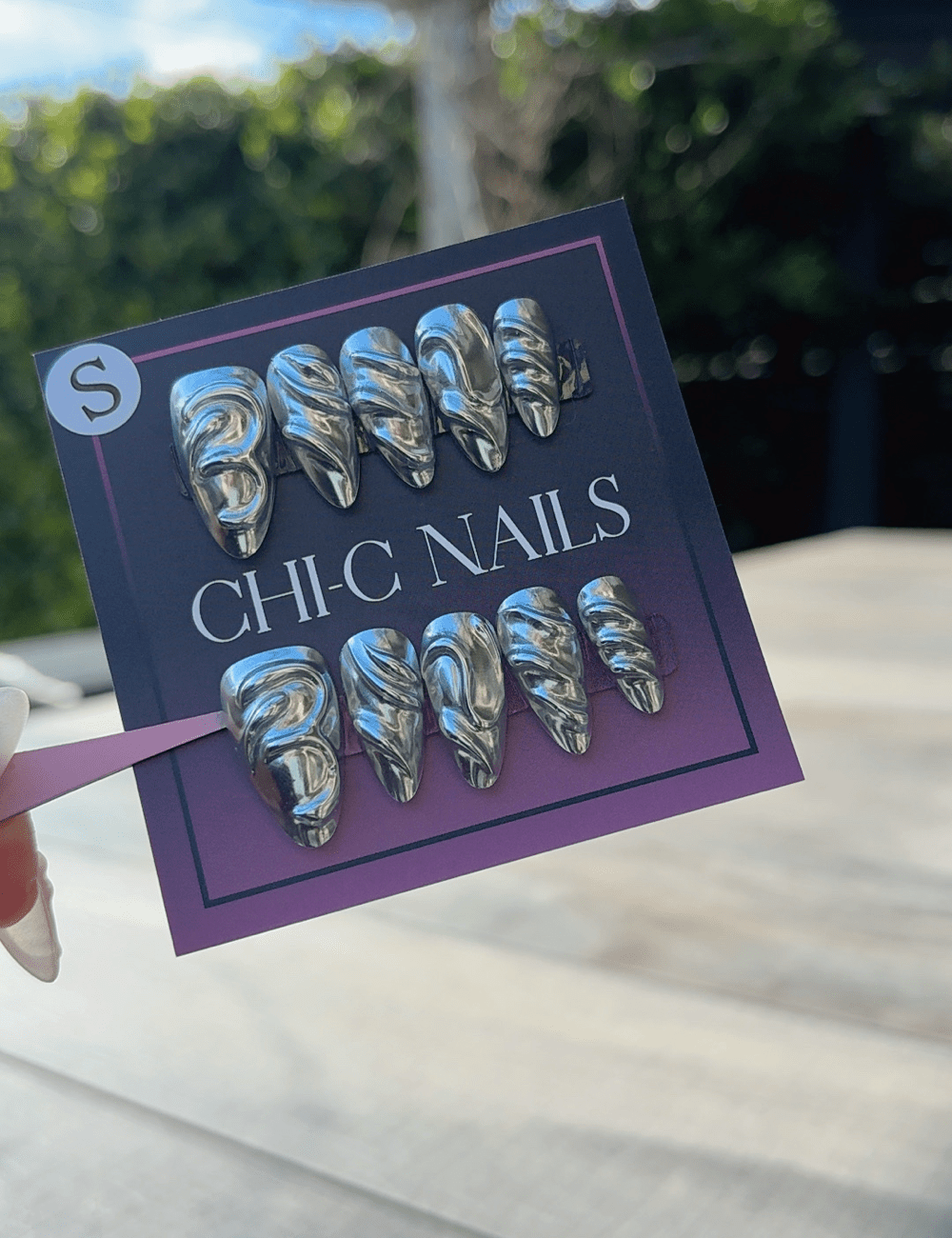 Medium Silver Chrome Press-On Nails – Liquid Metal Swirl Design