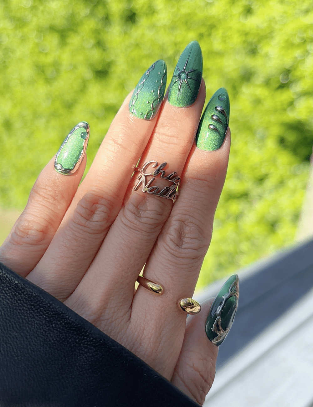 Emerald Edge – Metallic Green Medium Almond Press-On Nails