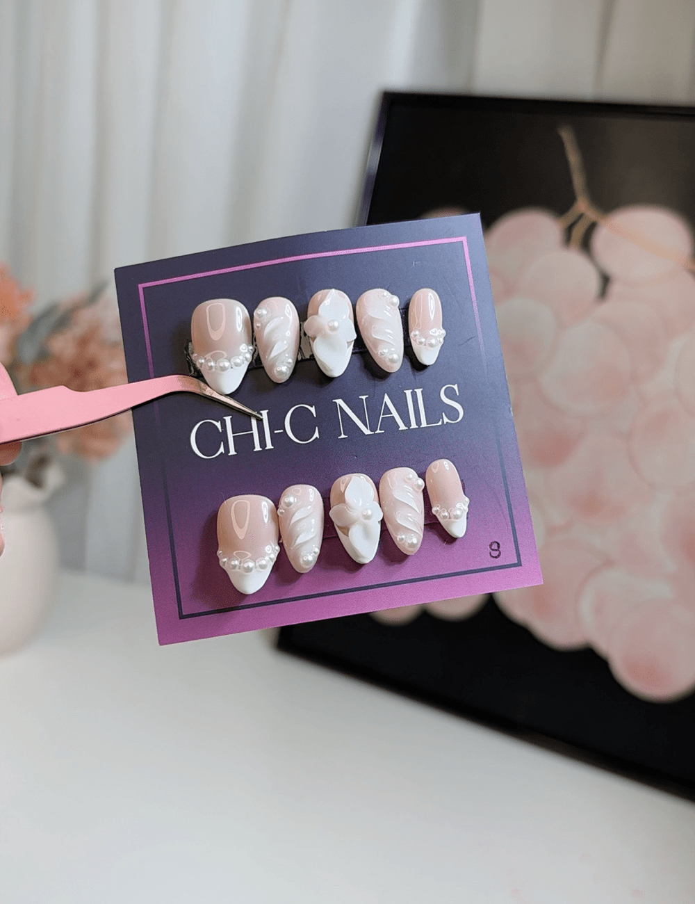 ChicNails – White 3D Chrome Short Almond Nails | Sculptural Press-On Set
