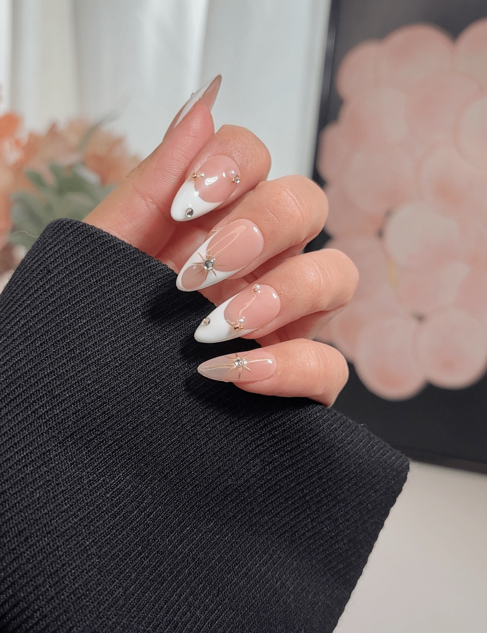 White French Starburst Press-On Nails – Medium Almond Elegance