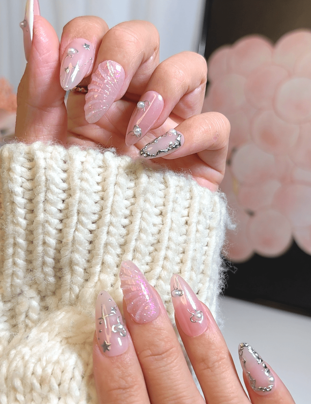Galaxy Pearl & Shell Glow – Medium Almond