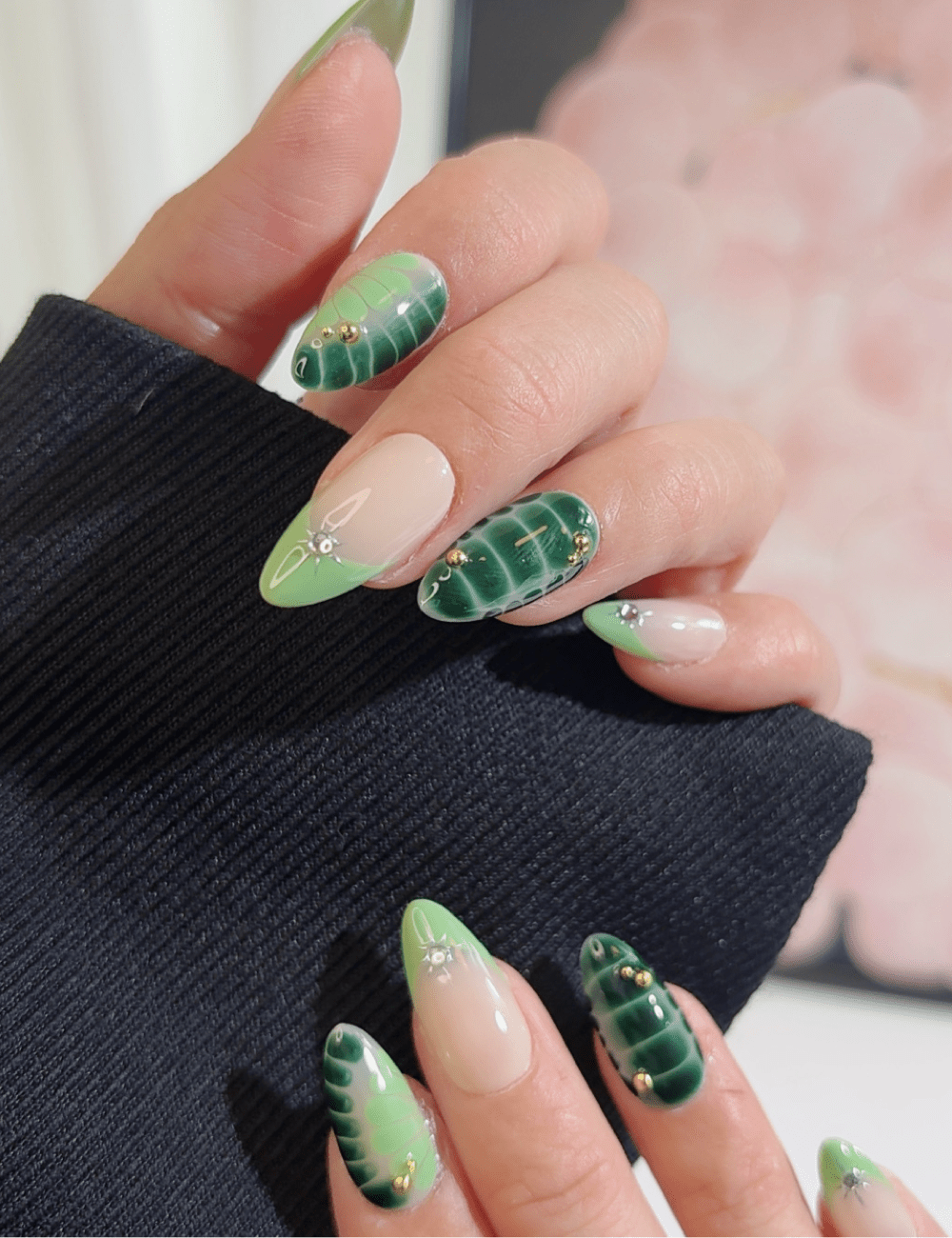 Green Leaf Gradient Press-On Nails | Medium Almond Reusable