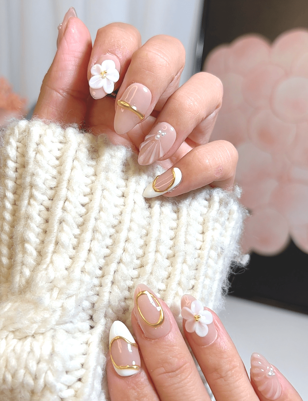 Pearl Bloom & Gold Frame – Short Almond