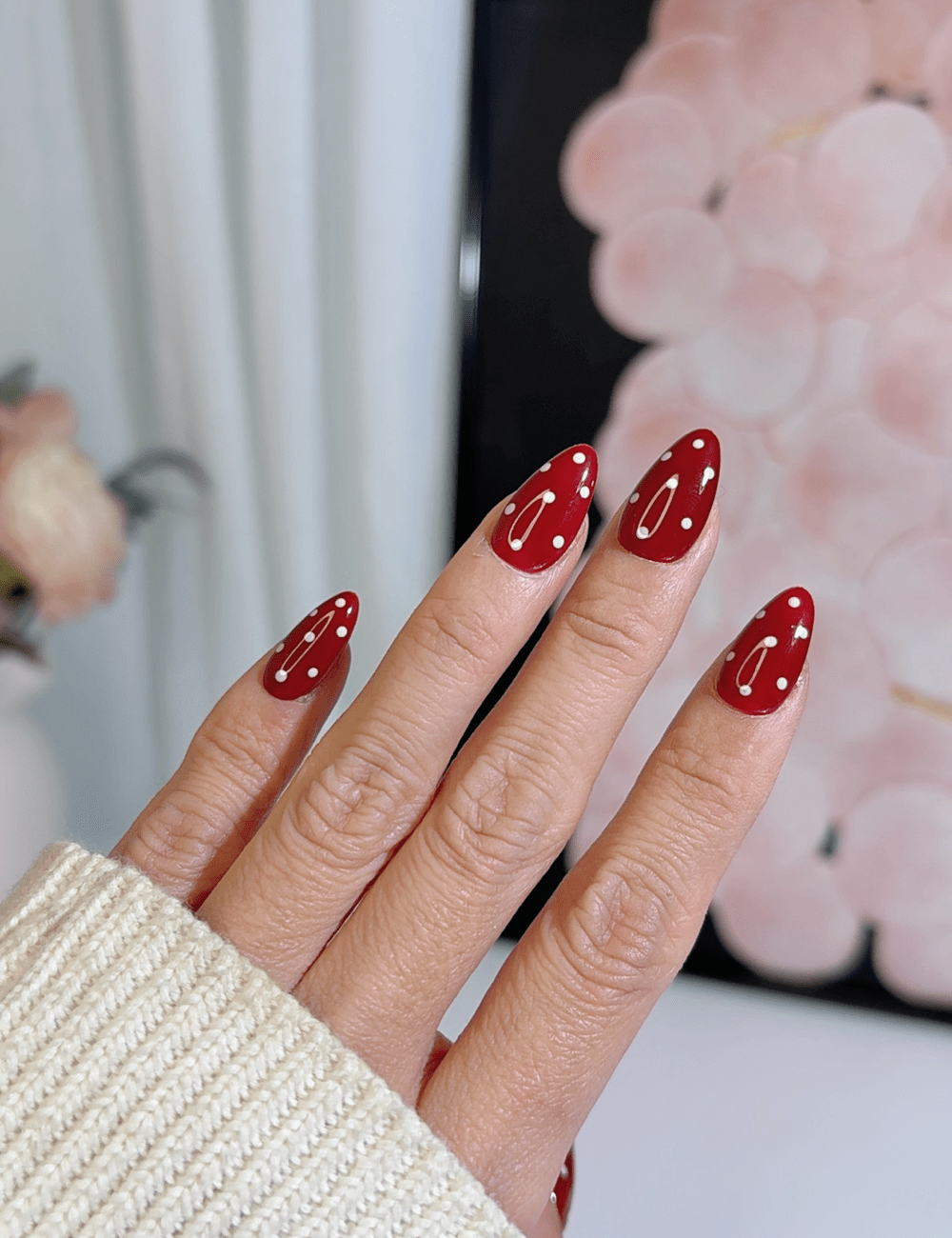 Red Polka Dot Press-On Nails – Vintage Pin-Up Style | CHICNAILS