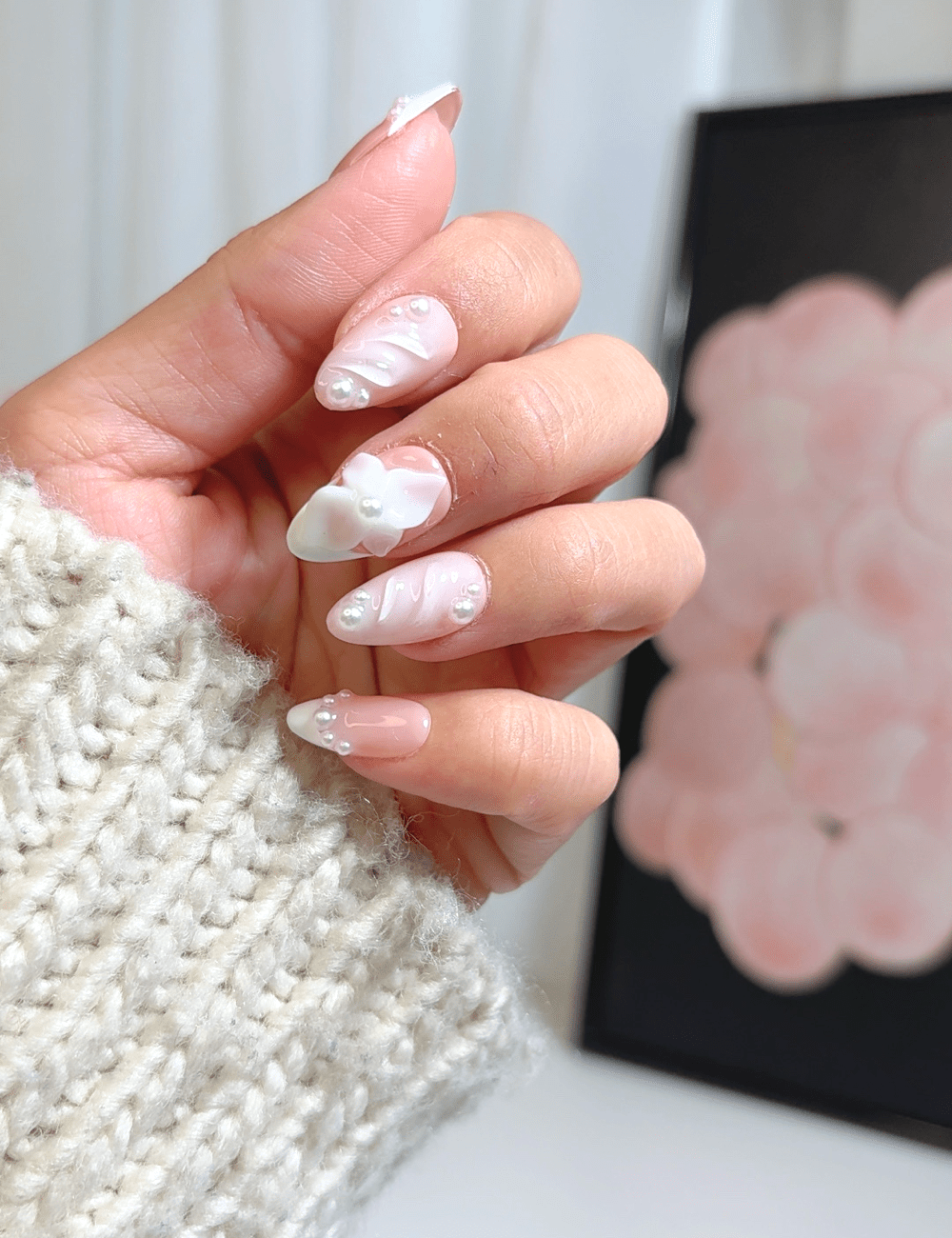 ChicNails – White 3D Chrome Short Almond Nails | Sculptural Press-On Set
